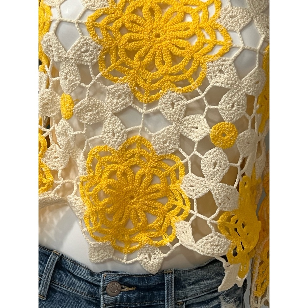 AVAILABLE Cream and yellow crochet top O/S - Picture 6 of 8